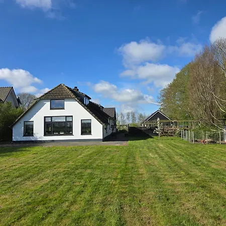 Villa Woonboerderij Met Ruime Tuin