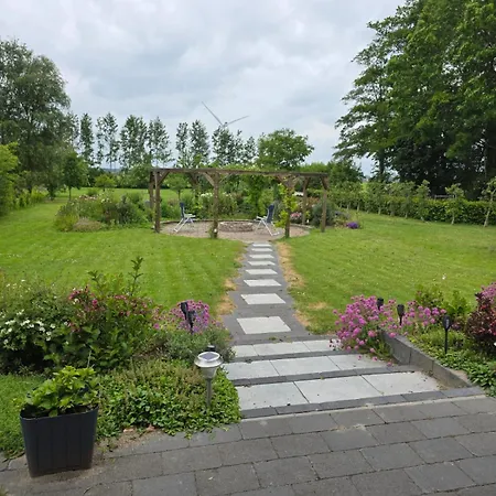 Woonboerderij Met Ruime Tuin