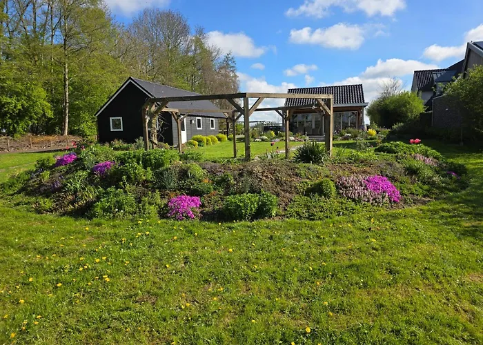 Woonboerderij Met Ruime Tuin