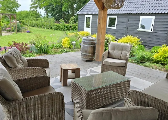 Woonboerderij Met Ruime Tuin Hattem