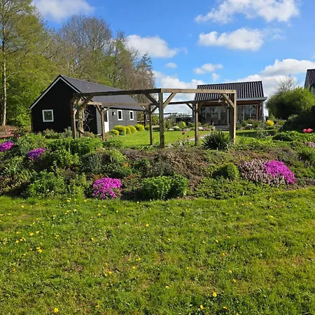 Woonboerderij Met Ruime Tuin