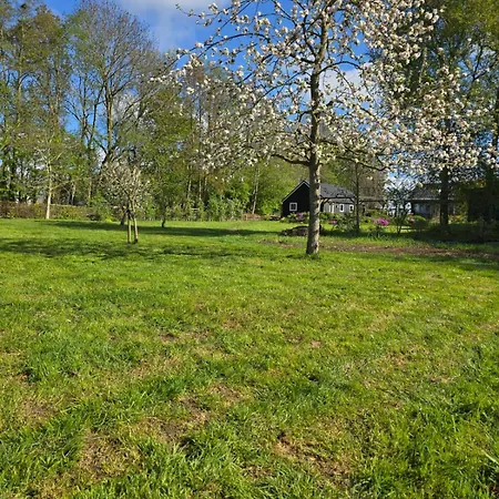 Woonboerderij Met Ruime Tuin *