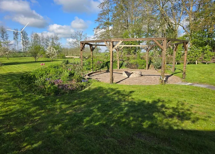 Villa Woonboerderij Met Ruime Tuin